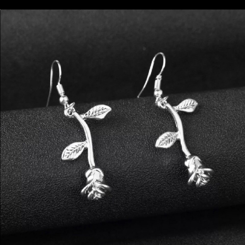 Rose Shaped  Dangle Drop Earrings